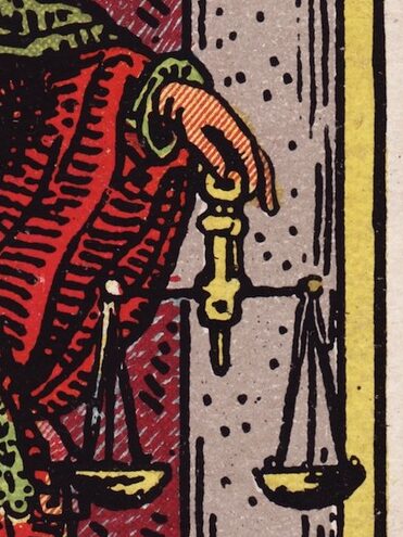 La carte Justice du tarot divinatoire Rider-Waite-Smith.