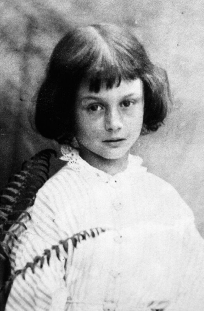Portrait d'Alice Liddell par Lewis Carroll.