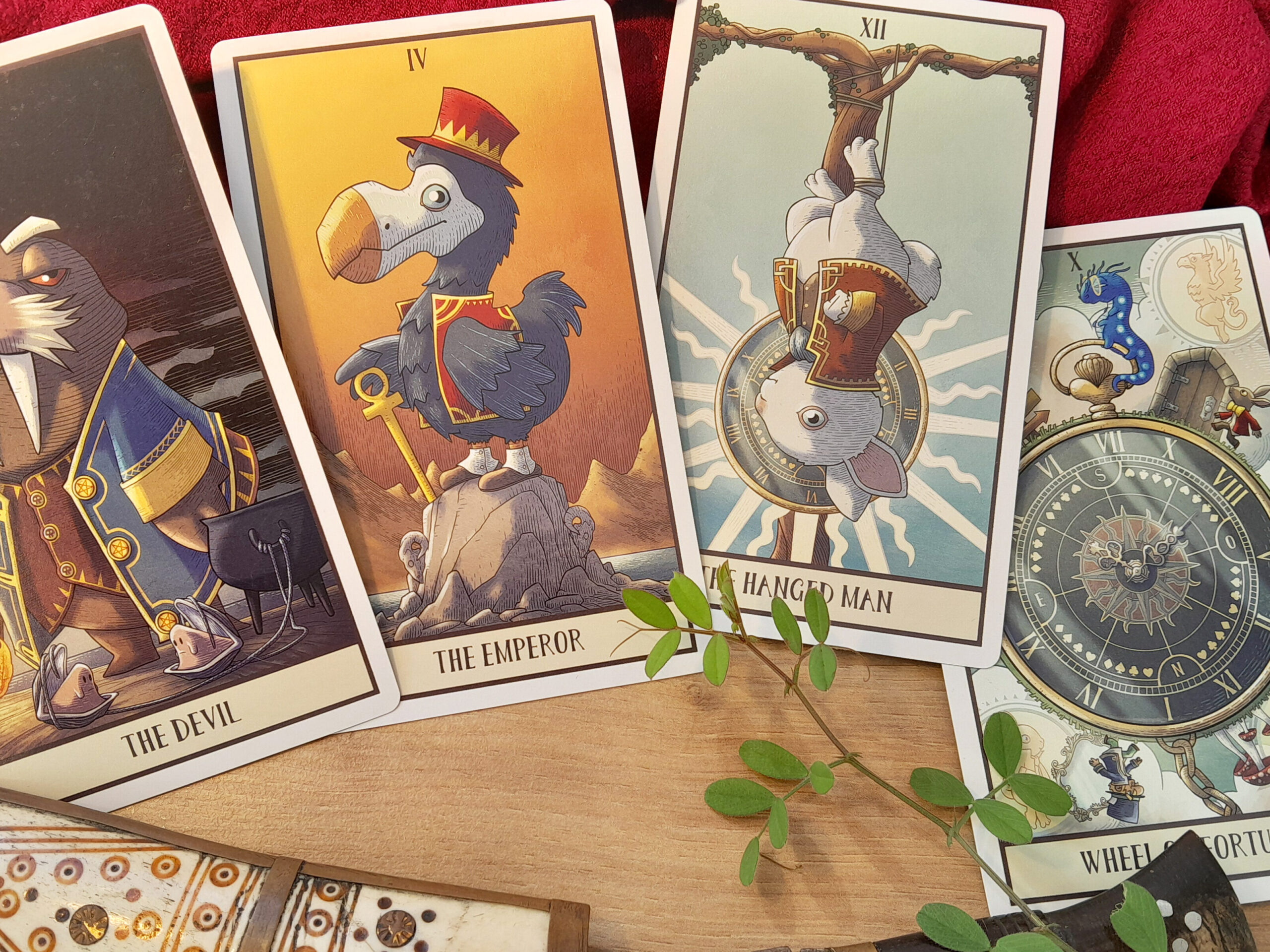 Cartes de tarot : Le Pendu, Le Diable,